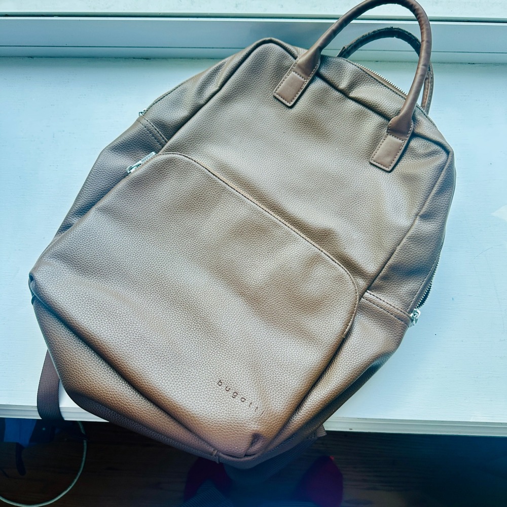 Bugatti Brown Pebbled Vegan Leather Laptop Backpack Travel Bag Trolley Strap